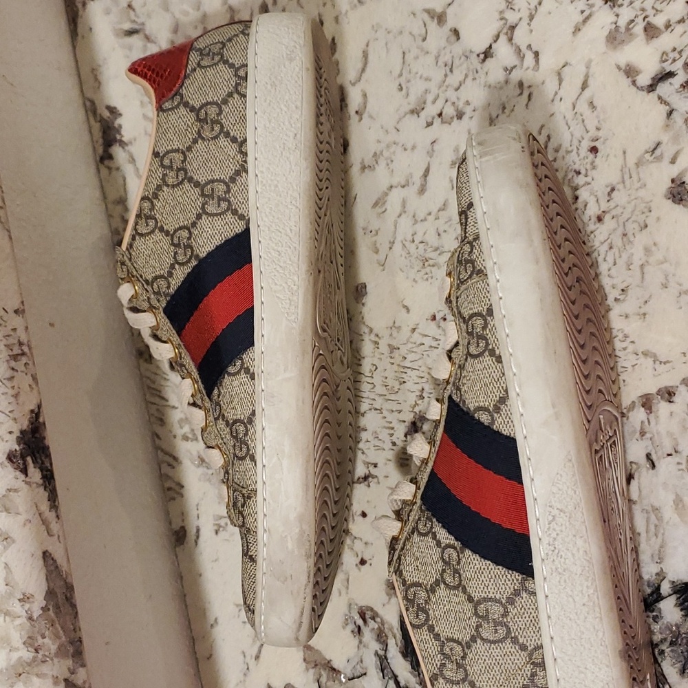 Gucci Ace GG Supreme Sneaker - Picture 6 of 6